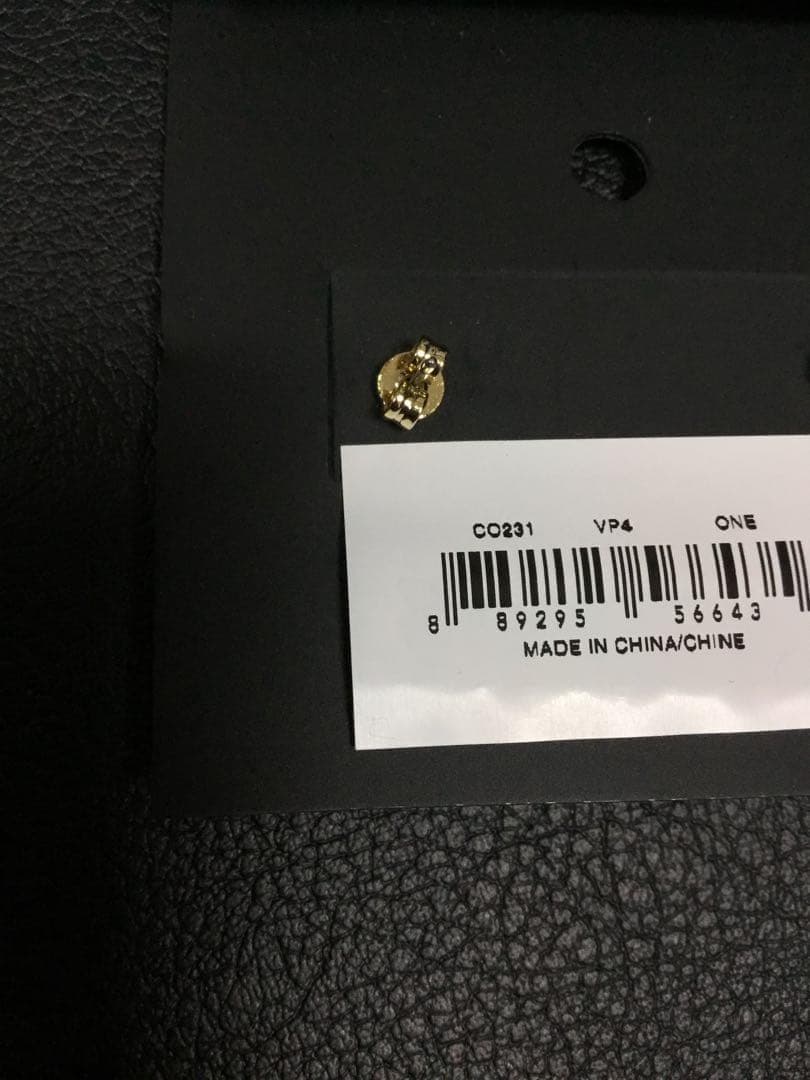 新品　ショッパー付　COACH インターロッキング パール ハギー ピアス