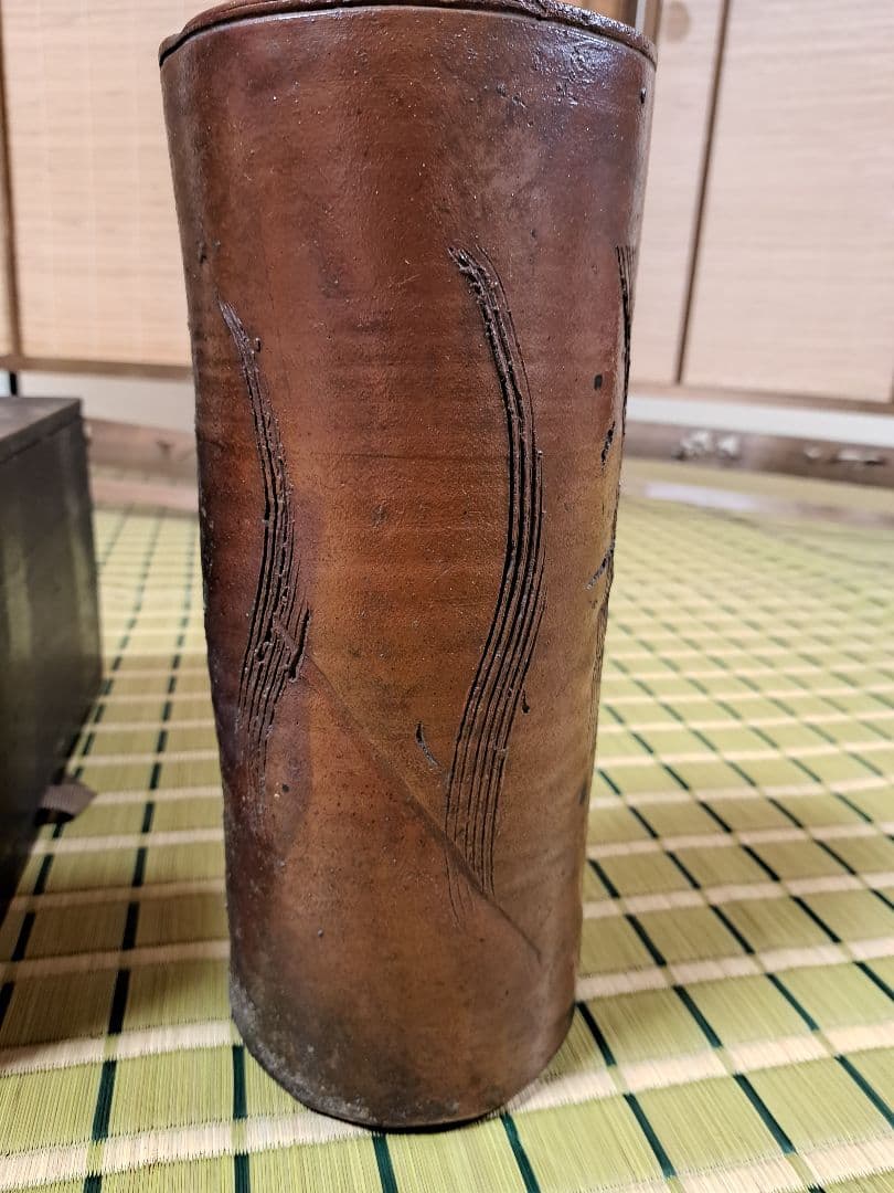 【希少】備前焼　唐獅子紋　芍薬　花入れ　大塩光斉塗蓋　水差し　骨董　工芸品