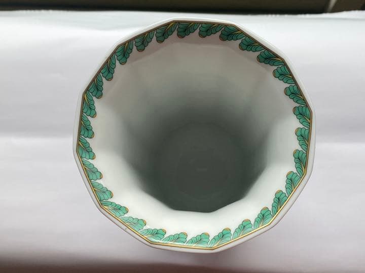 ベルサーチ花瓶、壺