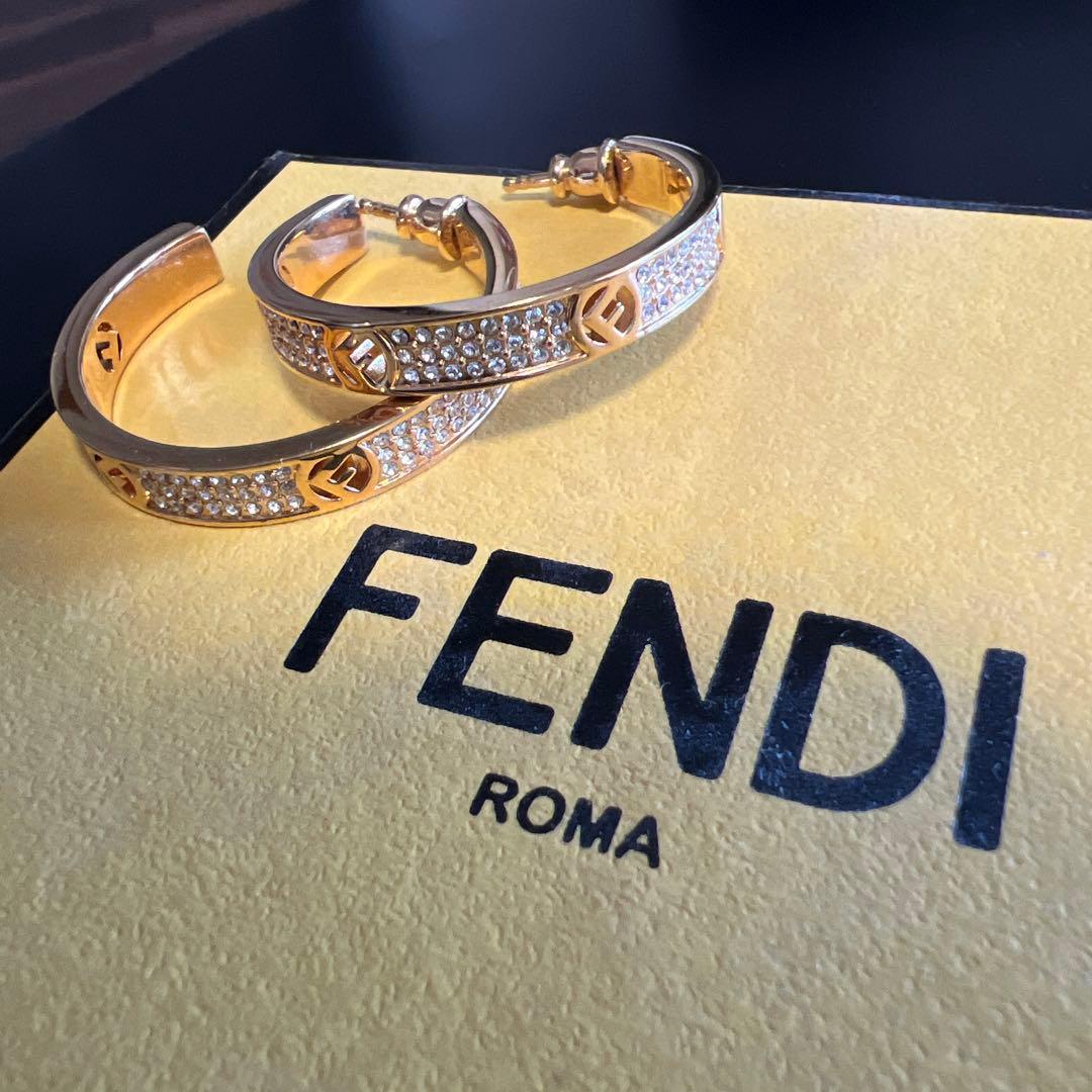 FENDI ゴールドトーン ストーン付きピアス