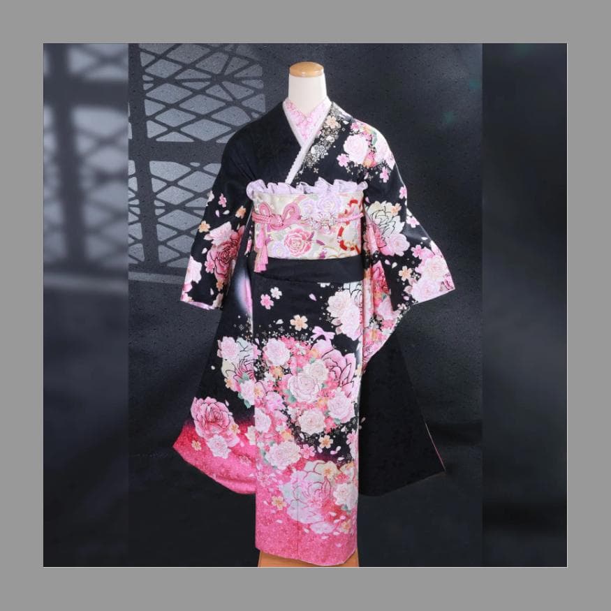 【くみこさま専用】振袖セット　美品　ピンク×黒　バラ　かわいい
