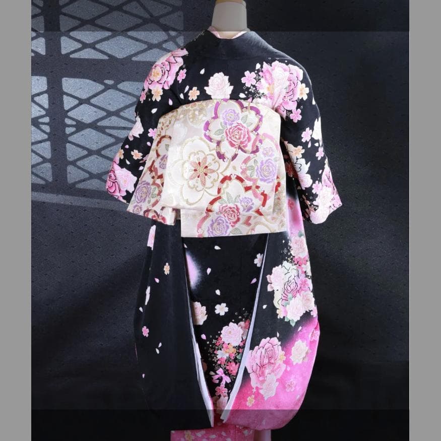 【くみこさま専用】振袖セット　美品　ピンク×黒　バラ　かわいい