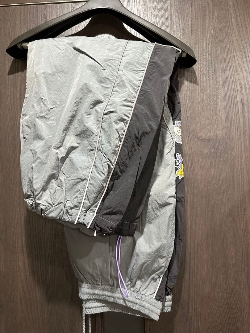 ずっと真夜中でいいのに。セットアップ グレー ナイロンジャケット　ナイロンパンツ