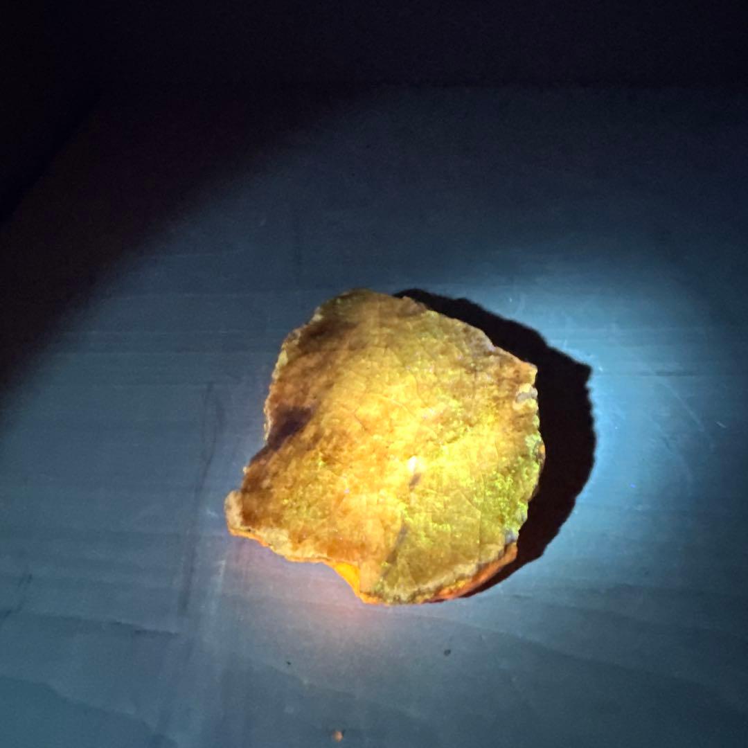 北海道石　然別オパール　蛍光オパール172g