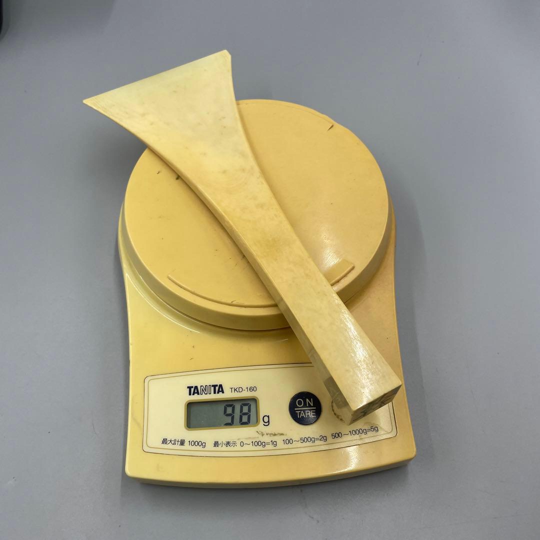 239ヴィンテージ 天然素材　三味線バチ　重さ約98g