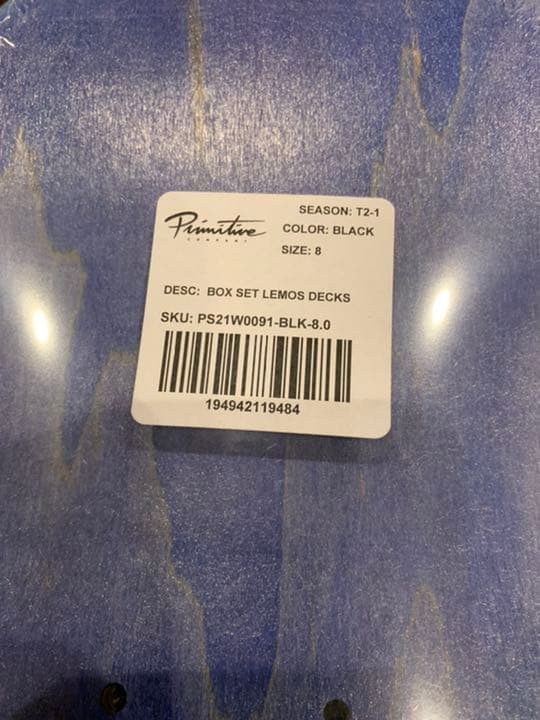 新品未開封　primitiveターミネーター2 コラボDECK（左側の1本）