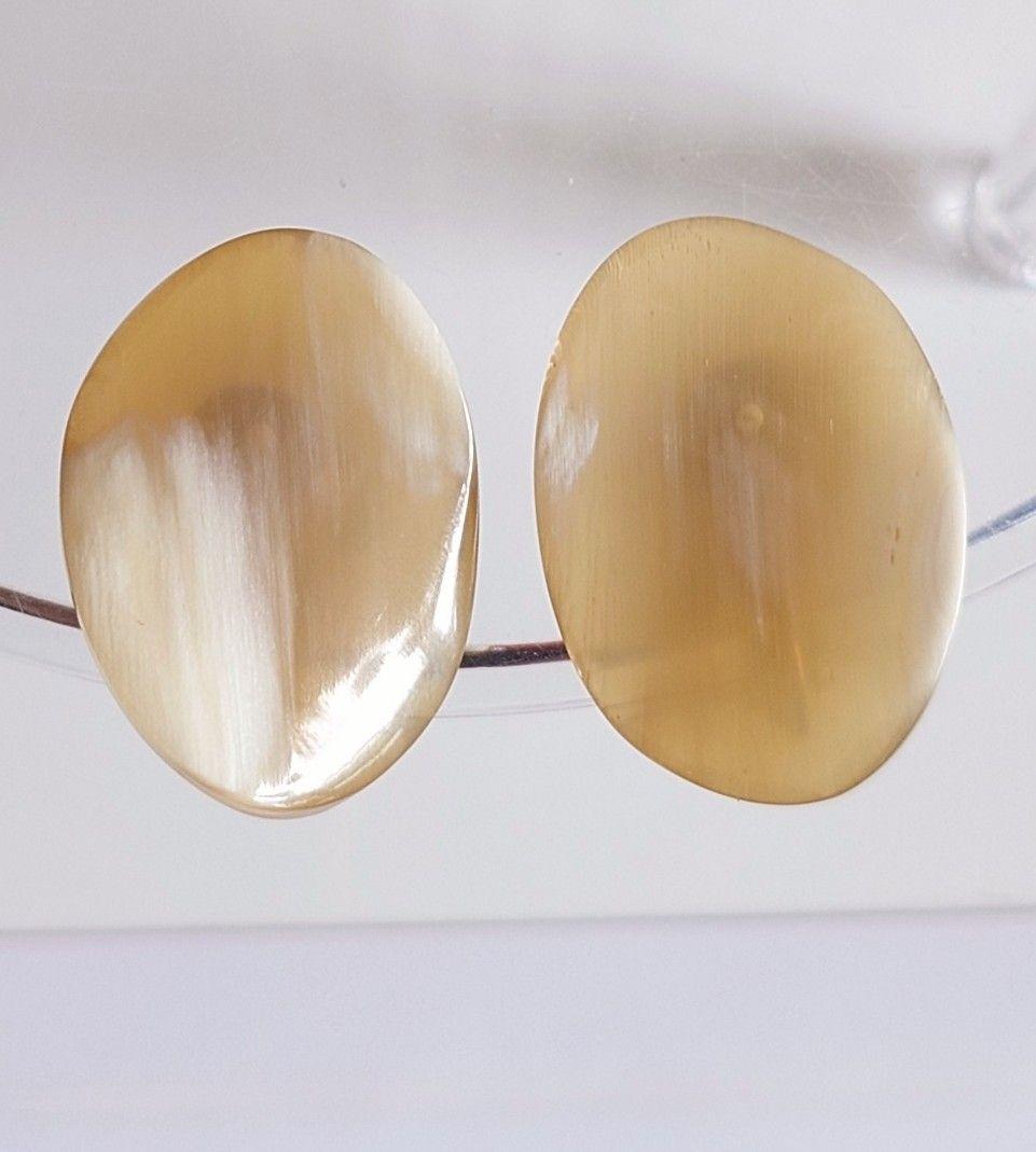 ブローチ イヤリング 水牛 彫刻 花 楕円ツイスト D2＆963 627 697