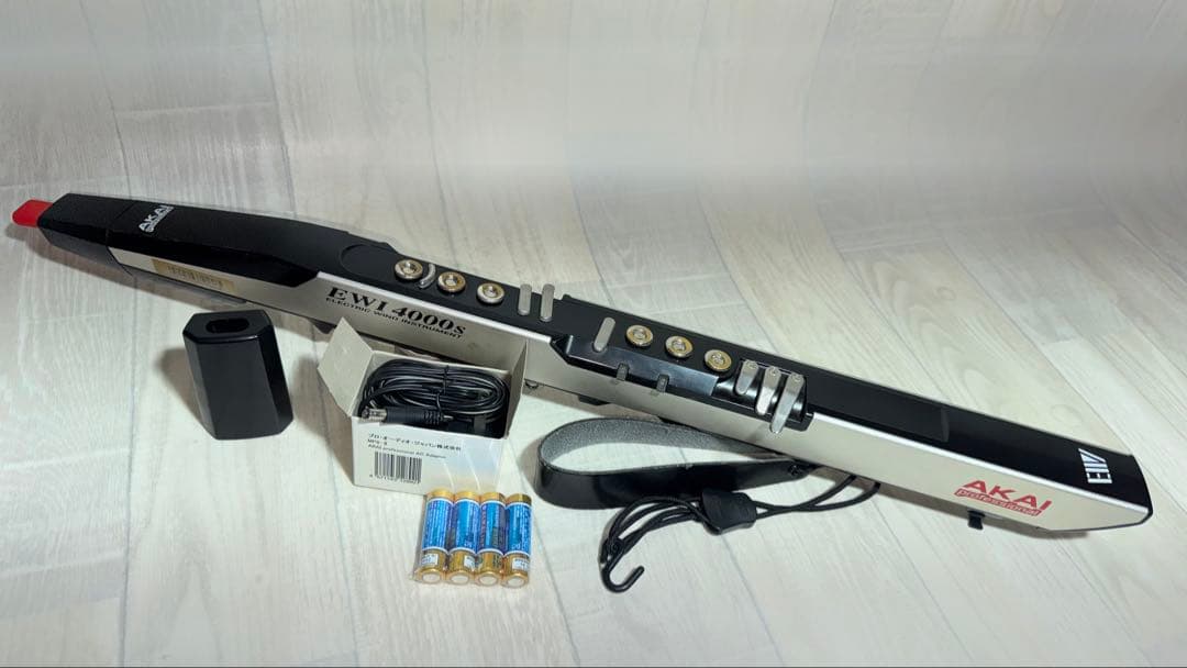 AKAI EWI 4000S ウィンドシンセサイザー　新品マウスピース赤交換
