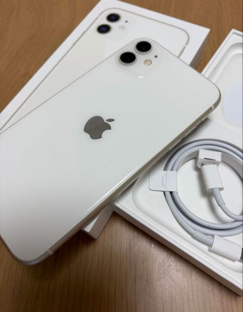 iPhone11 64GB ホワイト　SIMフリー