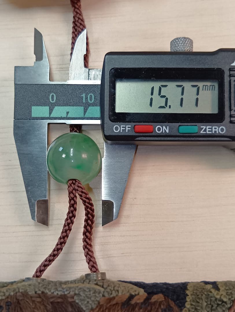 煙草入れ農村図相良刺し夫婦鶏前金具　家紋金工セイウチ牙根付