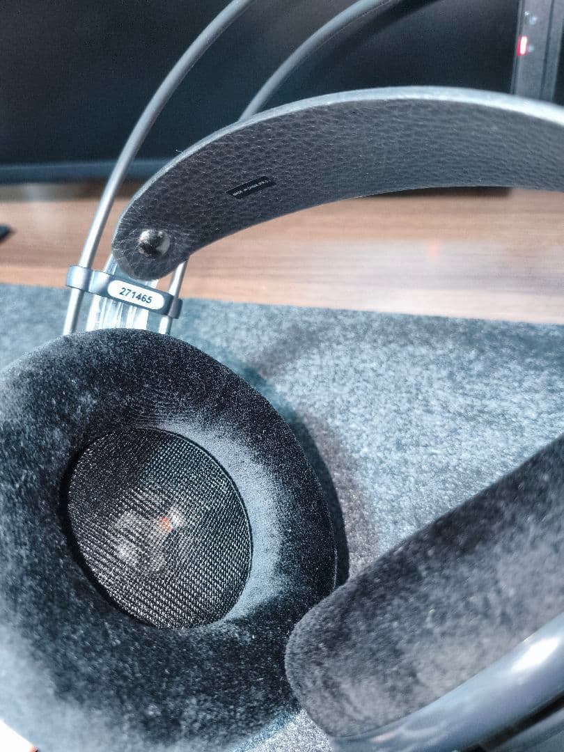 AKG K702 開放型ヘッドホン 使用時間わずか