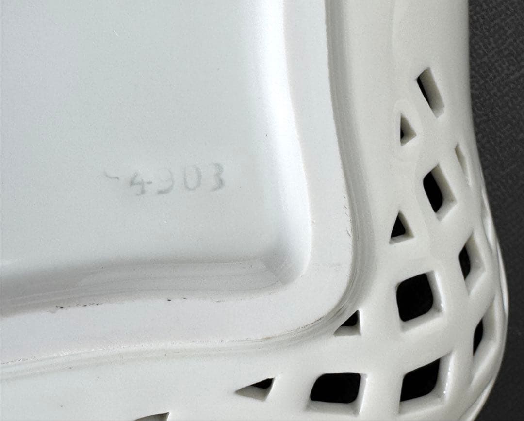 花柄装飾の陶器皿