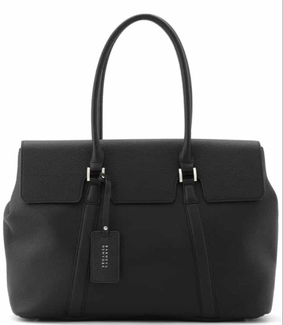 バーニーズニューヨーク　フラップ付きシュリンクレザートートバッグ