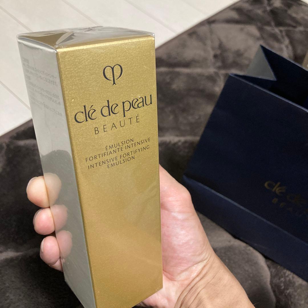 クレ・ド・ポー ボーテ エマルジョン アンタンシヴ n 125mL