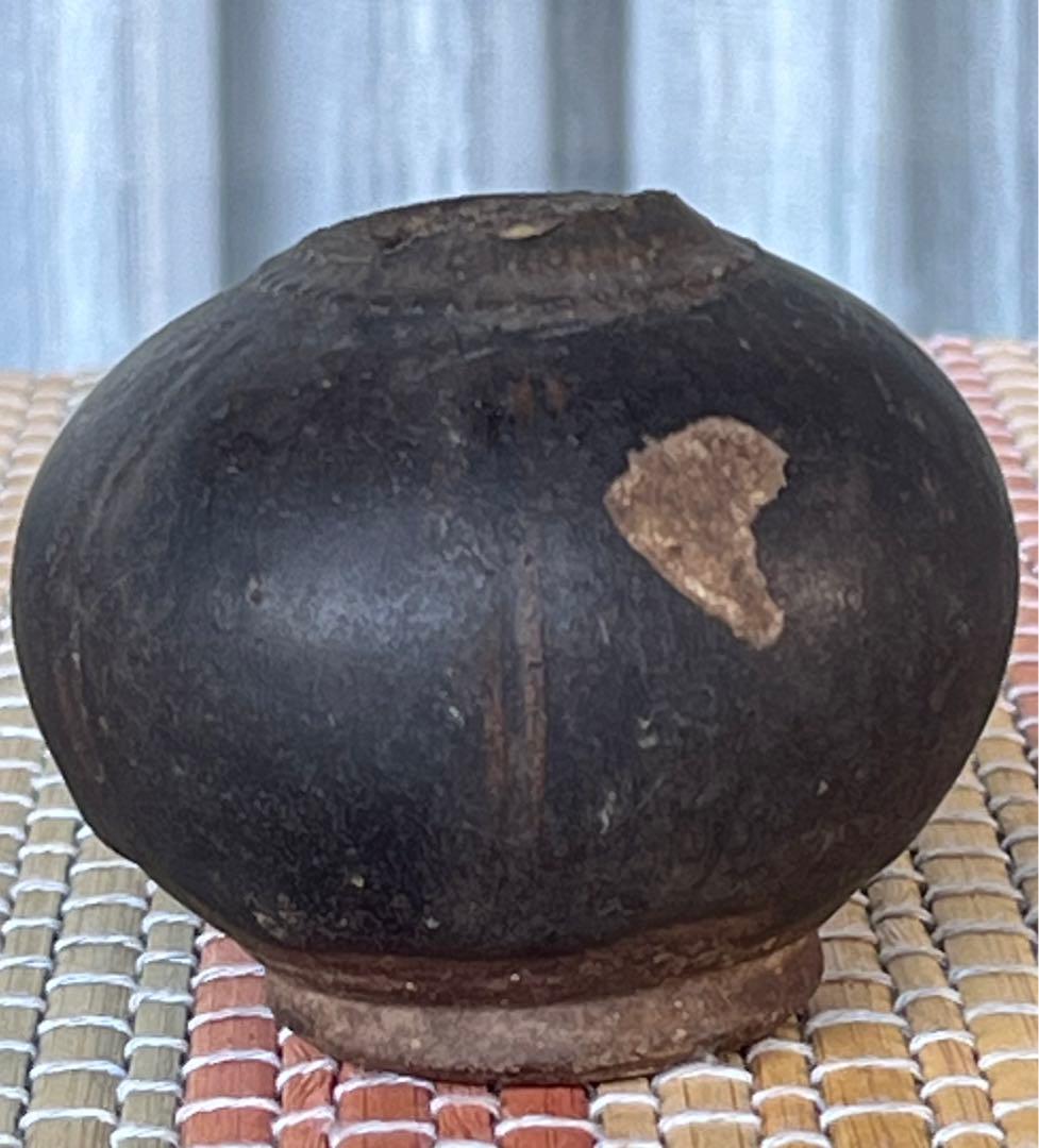 クメール黒釉刻線文壺　 12～13世紀遺跡発掘品カンボジア　埋蔵文化財 貴重標本