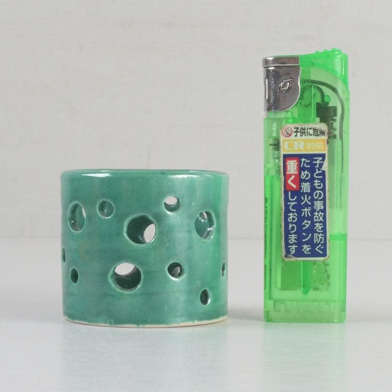 茶道具　古余呂技窯　川瀬竹春作　緑釉　水玉文　蓋置　共布共箱　V　9235