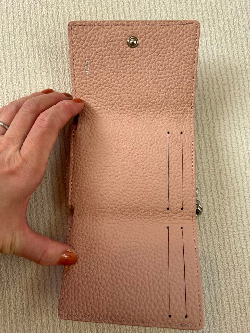 VASIC Round Mini Mini 三つ折り財布 モモ ヴァジック