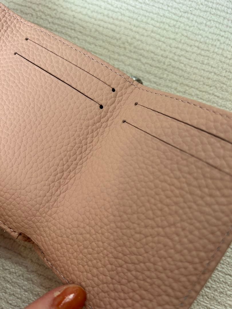 VASIC Round Mini Mini 三つ折り財布 モモ ヴァジック