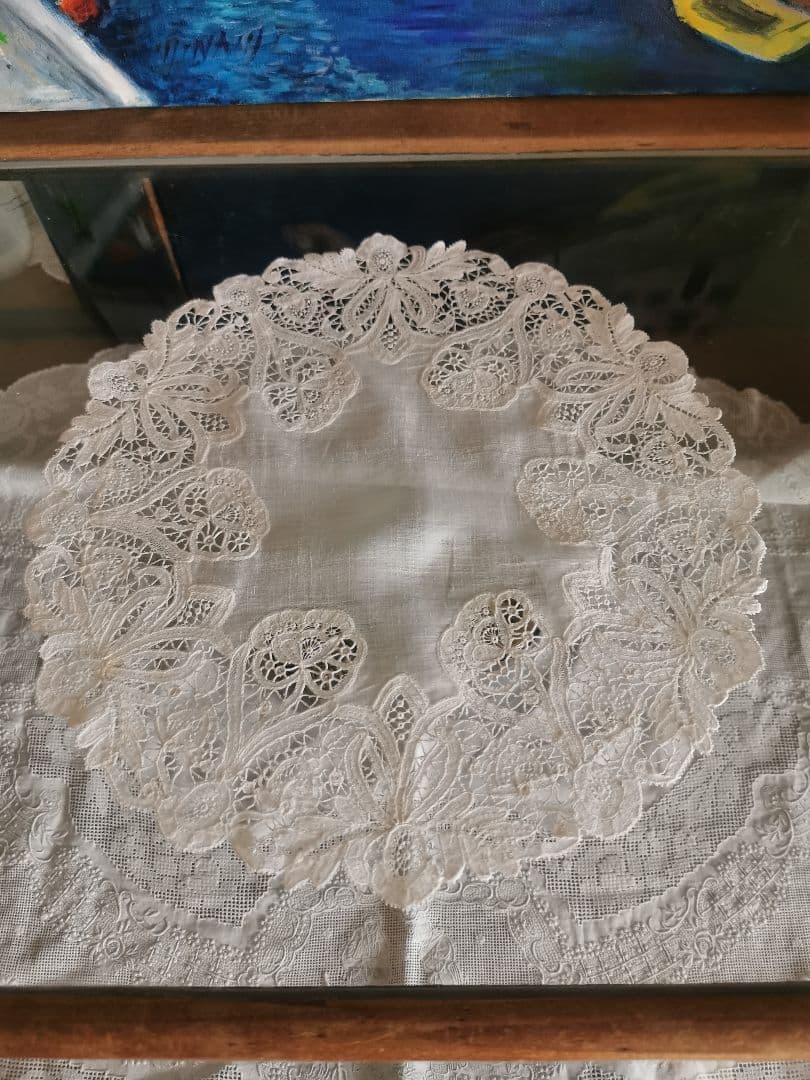 アンティーク ベルギー ポワンドローズ 薔薇と蕾 ニードルワーク レースドイリー