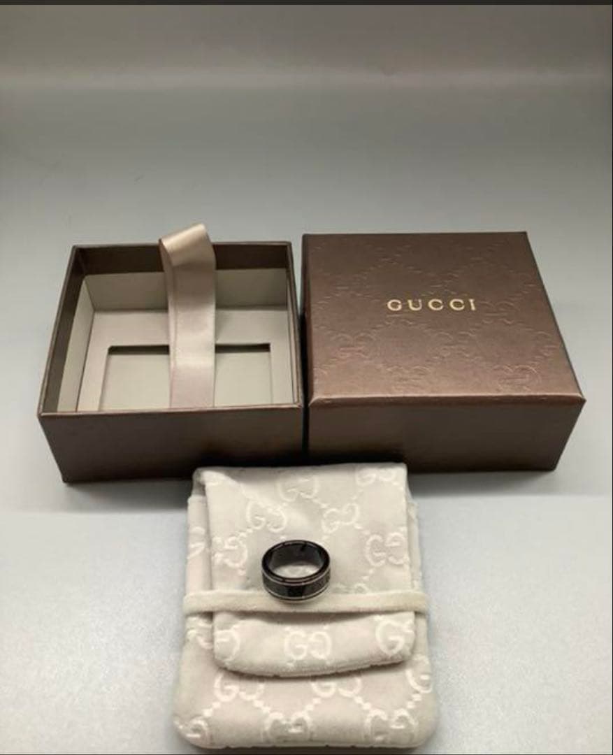 GUCCI ブラックロゴリング