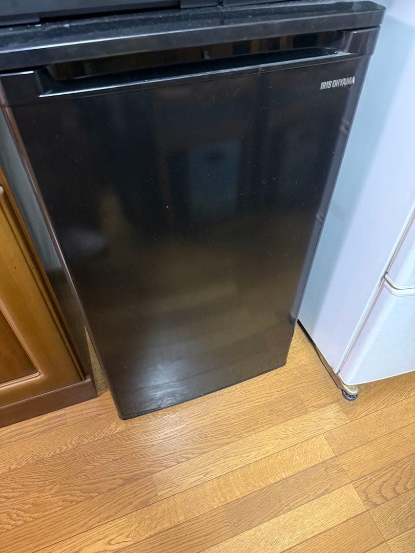 IRIS OHYAMA ノンフロン冷凍庫IUS-5A ６０Ｌ