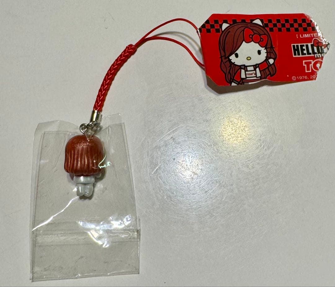 ハローキティ根付けストラップ　 meets TOM’Sストラップ　レア