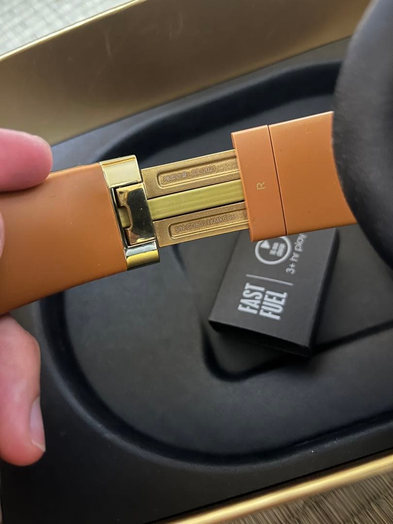 Beatsstudio3 wireless 正規品 ヘッドバンドにヒビ