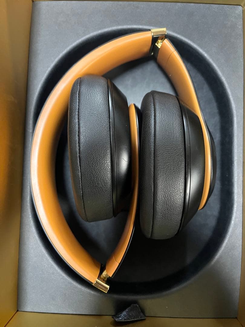 Beatsstudio3 wireless 正規品 ヘッドバンドにヒビ