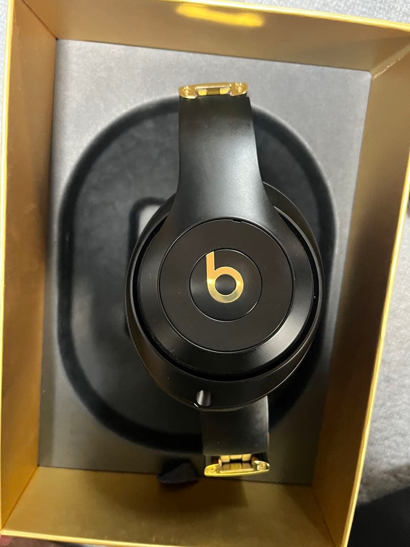 Beatsstudio3 wireless 正規品 ヘッドバンドにヒビ