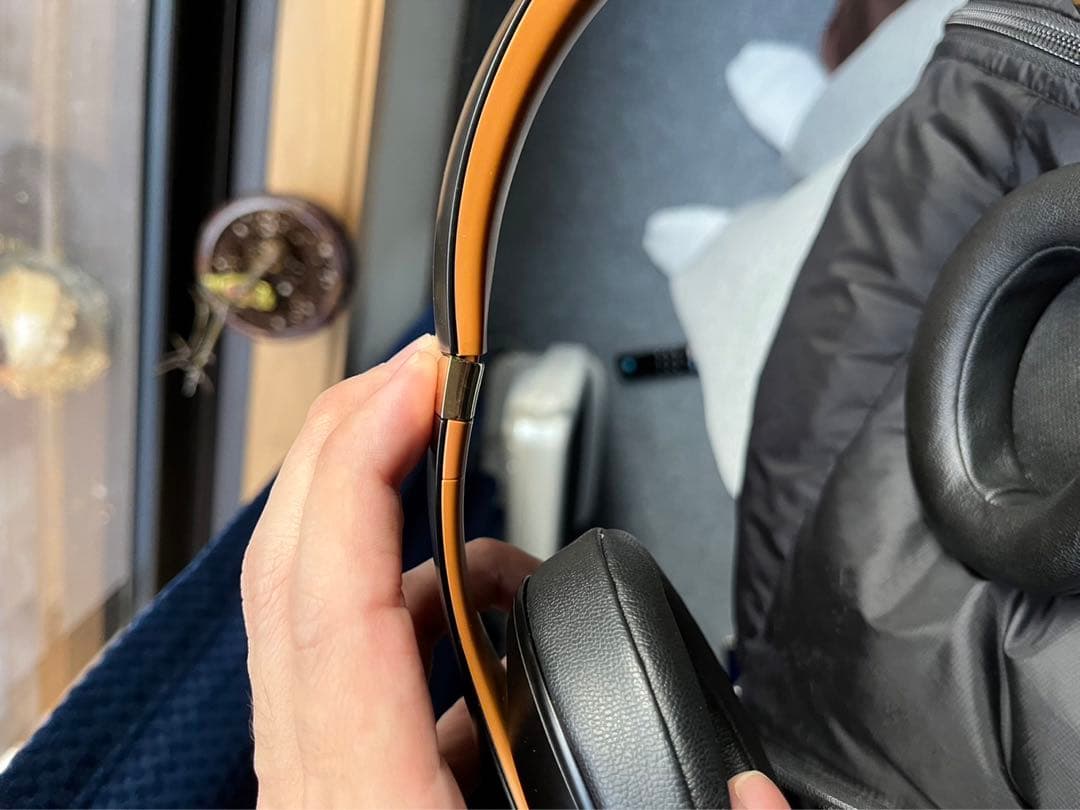 Beatsstudio3 wireless 正規品 ヘッドバンドにヒビ