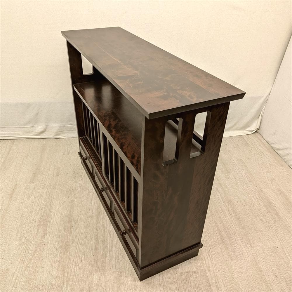 海道民芸家具　樺 カバ材　無垢　引き戸　飾り棚　茶棚　サイドボード　キャビネット