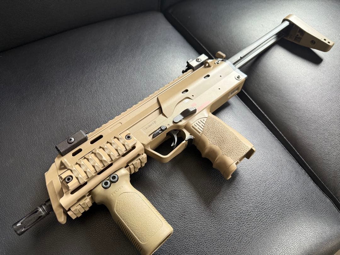 美品 東京マルイ MP7A1 TANカラー マガジン無し タンカラー ガスガン