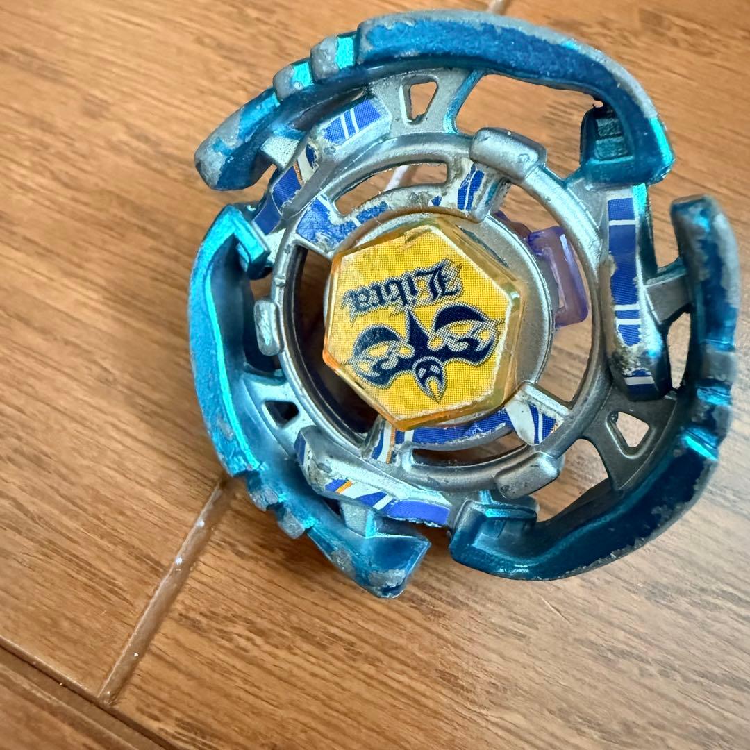 a*3様 メタルファイトベイブレードセット まとめ売り 獣エンブレム付き　第二世