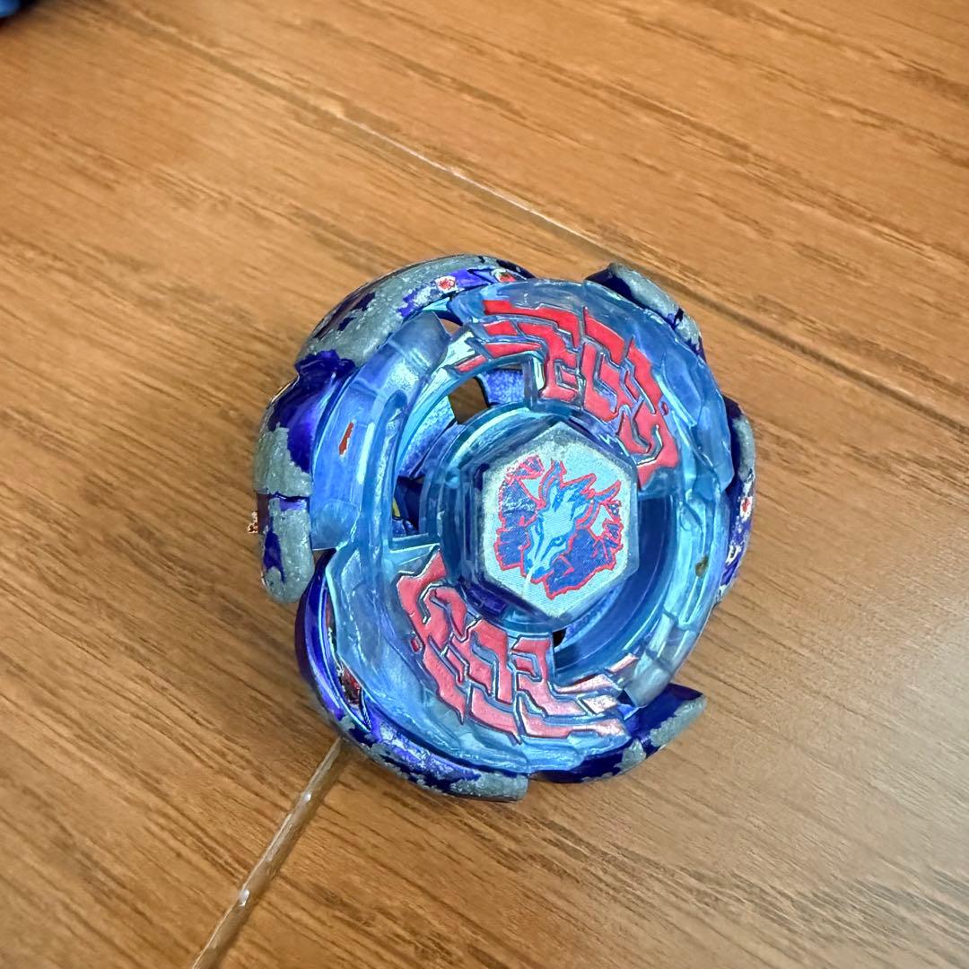 a*3様 メタルファイトベイブレードセット まとめ売り 獣エンブレム付き　第二世