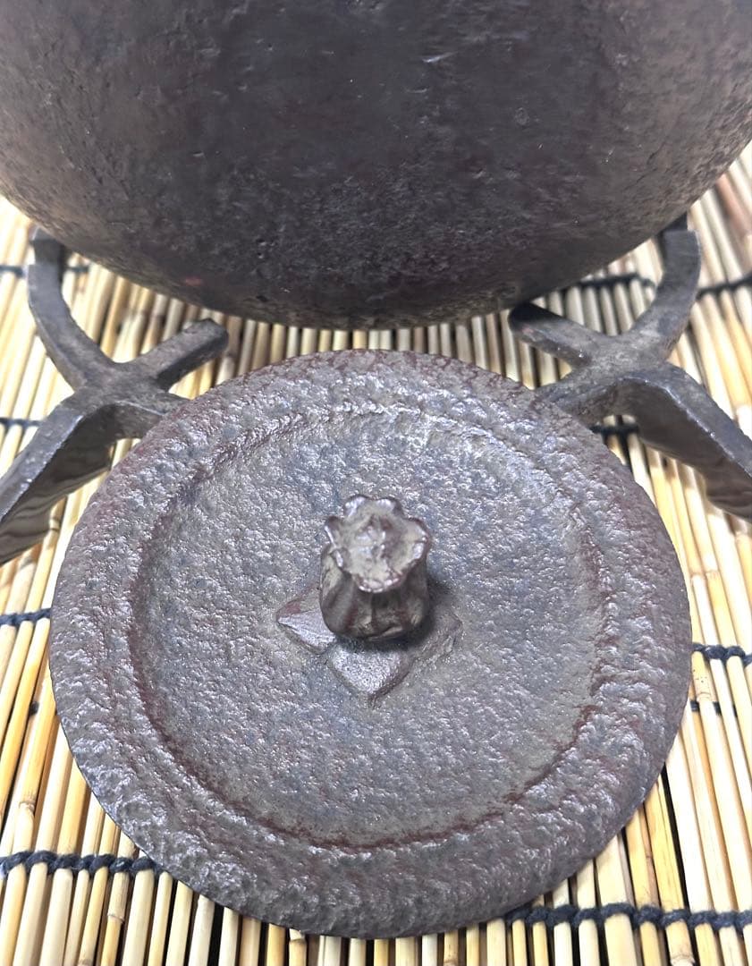 新品、栞、タグ２種付　南部水沢　岩戸賢一郎造　１５型　丸型　龍文様　南部鉄瓶