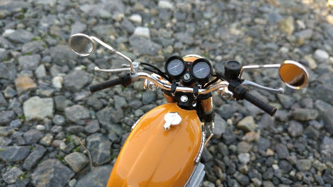 GT380プラモデル。現在製作中 マイキ－のフィギュア付きません。