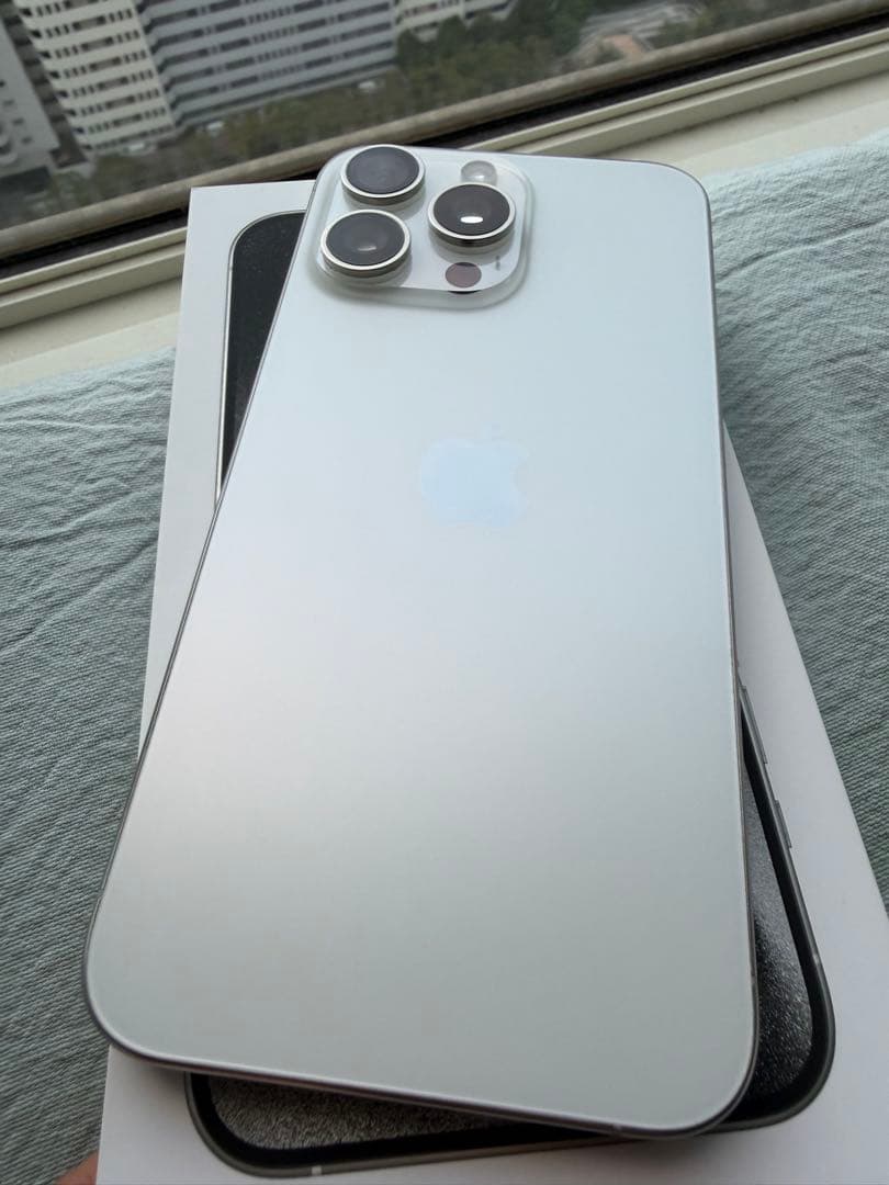 Simフリー Apple iPhone 15 Pro Max 256GB 美品