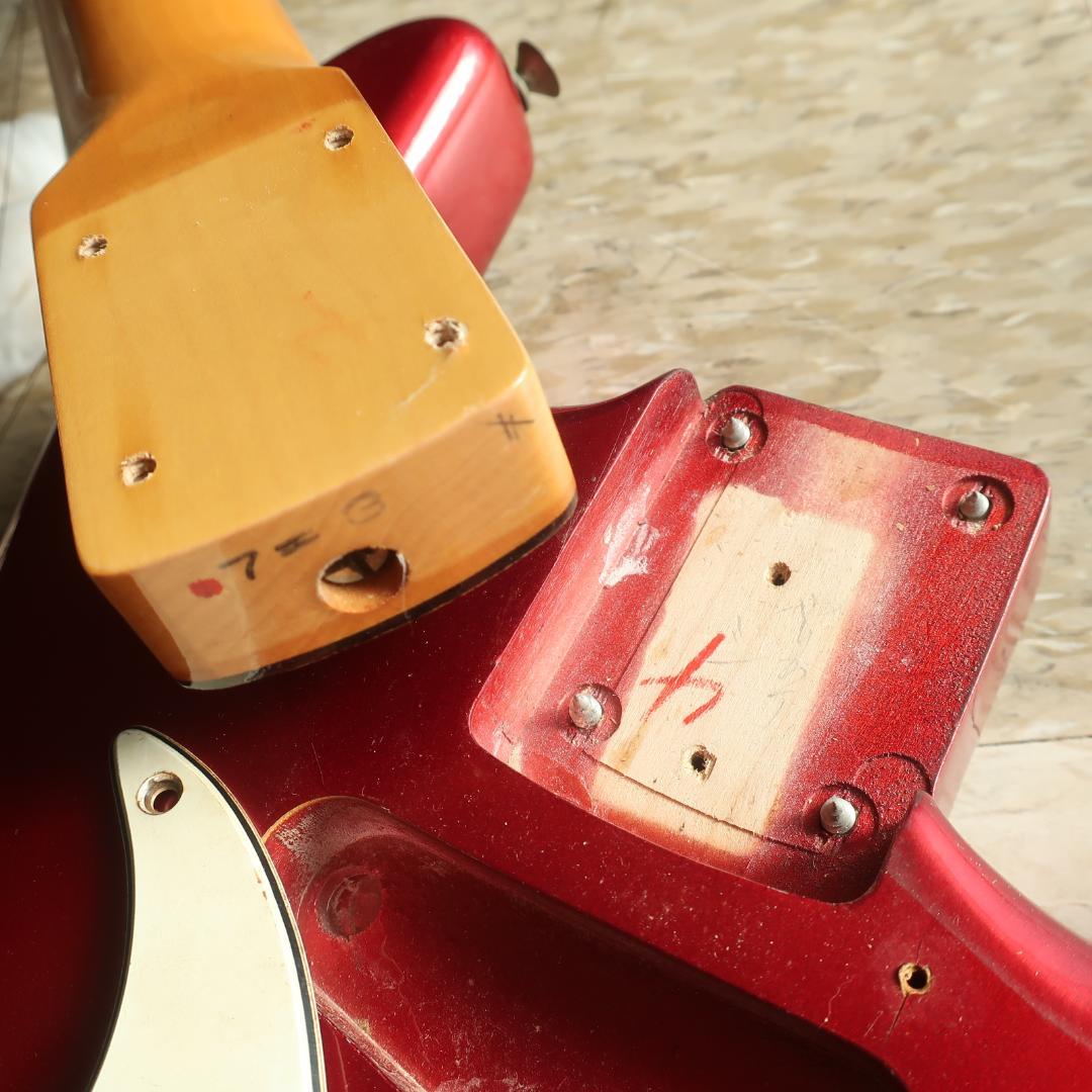 Valley Arts Guitarsペグ装備 ストラトキャスタータイプ ギター