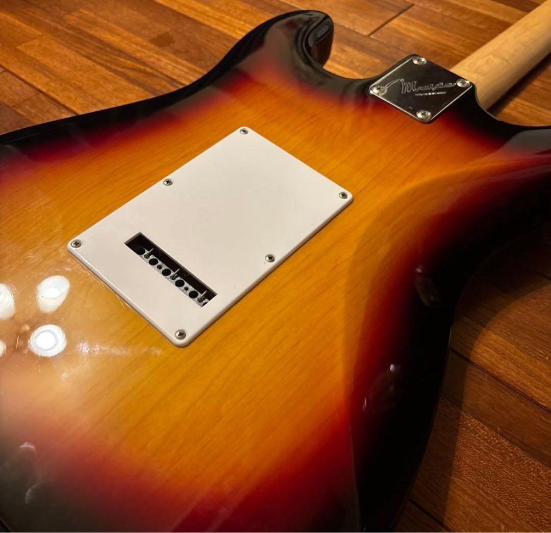 ストラトキャスター タイプ　エレキギター (センターブレンダー回路搭載)