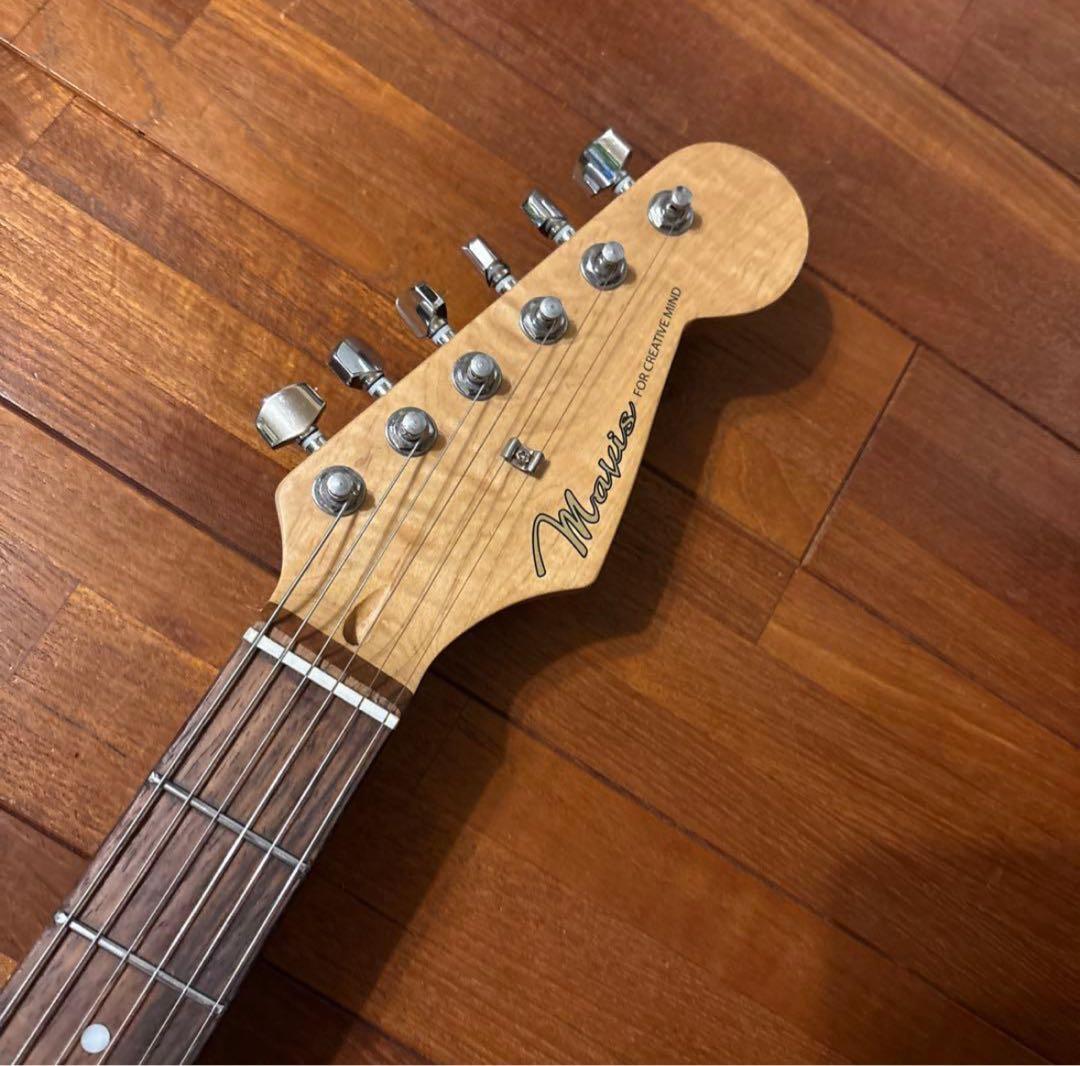 ストラトキャスター タイプ　エレキギター (センターブレンダー回路搭載)