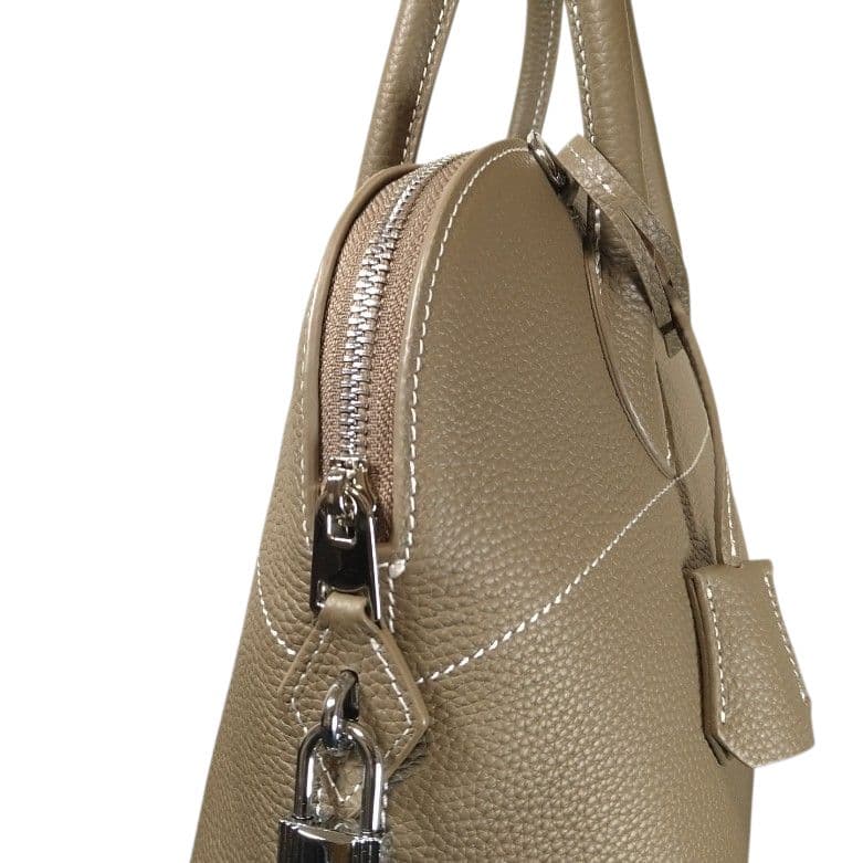 本革　ブガッティハンドバッグショルダーバッグ牛革