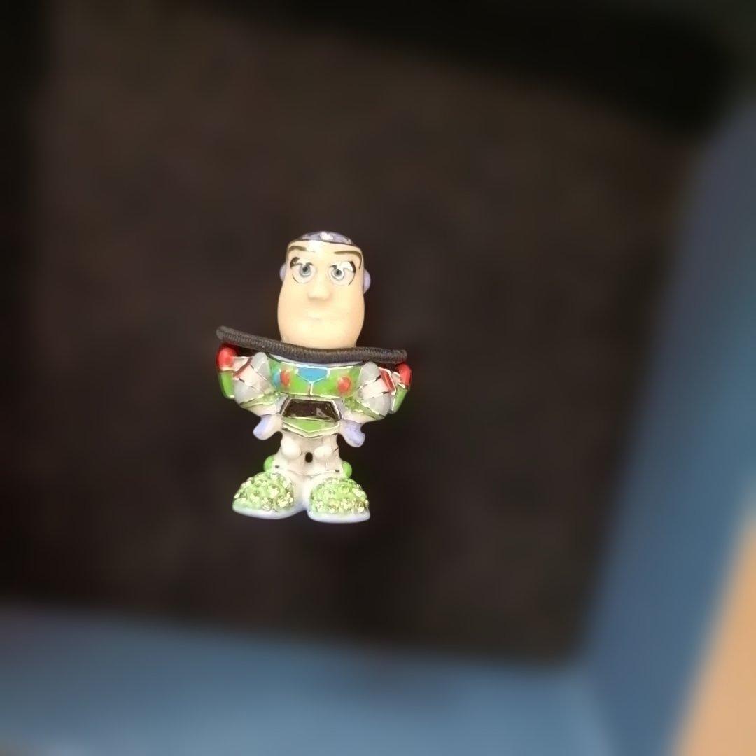 ディズニー スワロフスキー ® クリスタル　バズライトイヤー ミニフィギュア