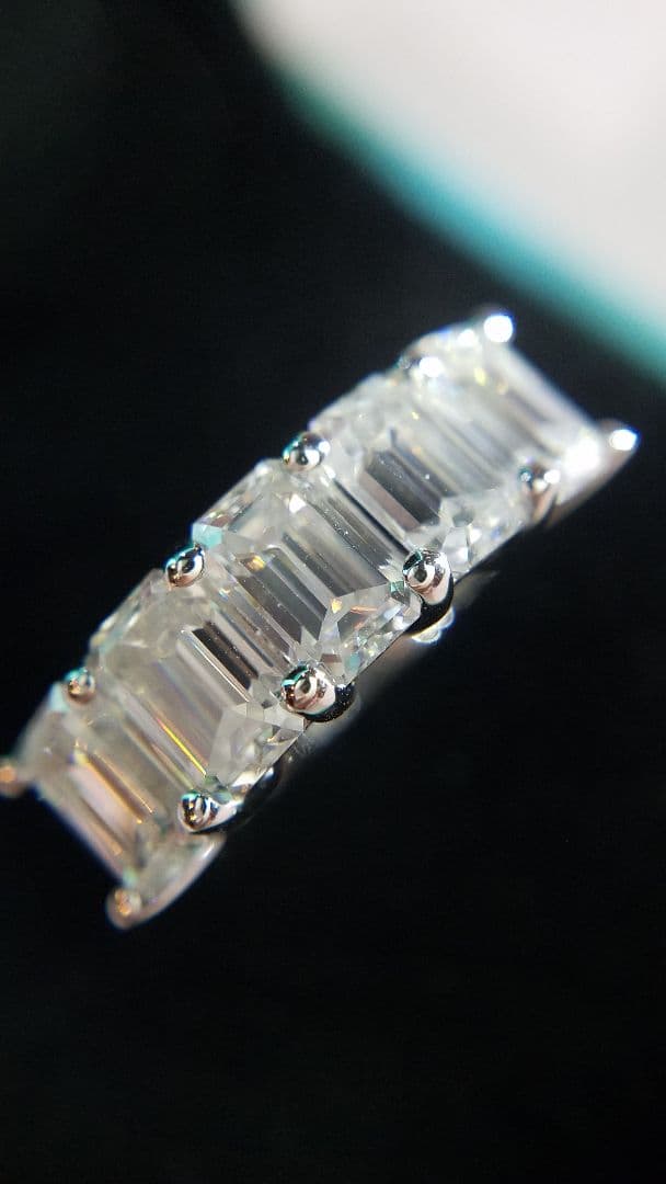 K！新作リング♡最高級モアサナイト エメラルドカットハーフエタニティ