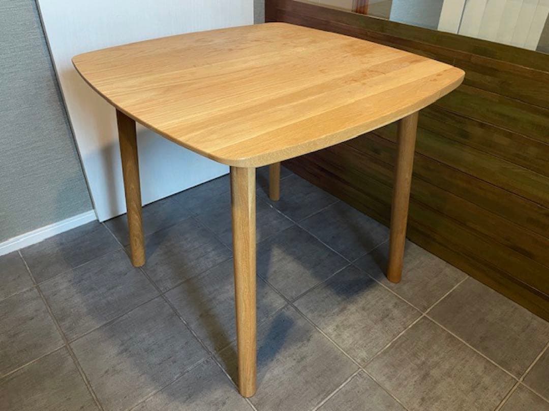 ウニコ　ソルク　テーブル