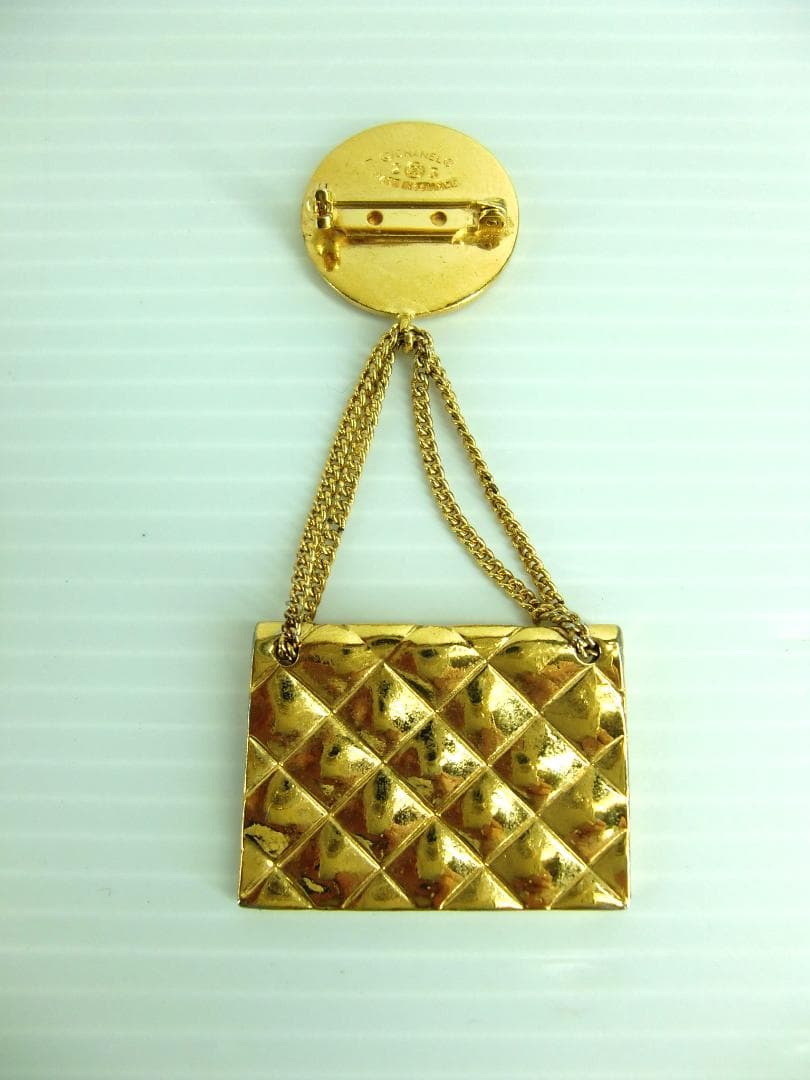 ★CHANEL ブローチ シャネル マトラッセブローチ ゴールドカラー