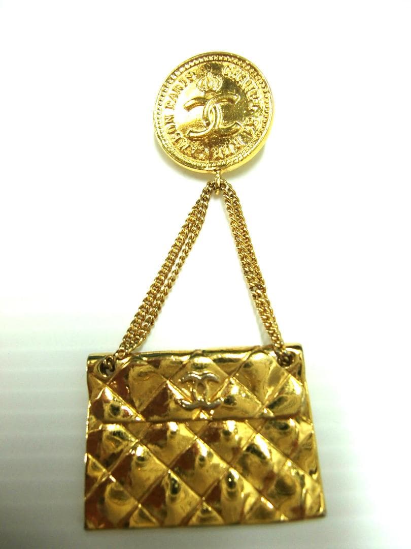 ★CHANEL ブローチ シャネル マトラッセブローチ ゴールドカラー