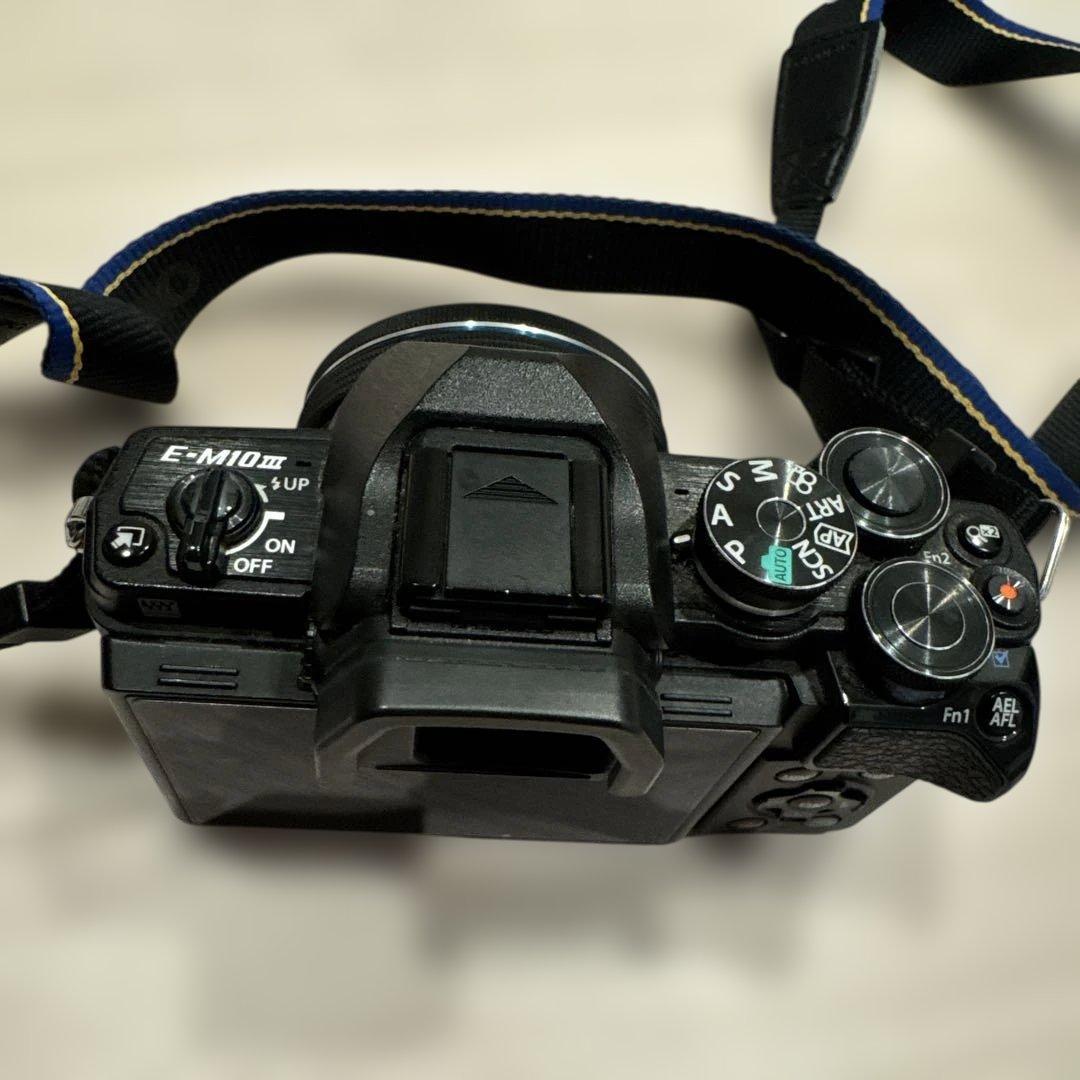 ♡OLYMPUS E-M10 MarkIII♡デジタルカメラ