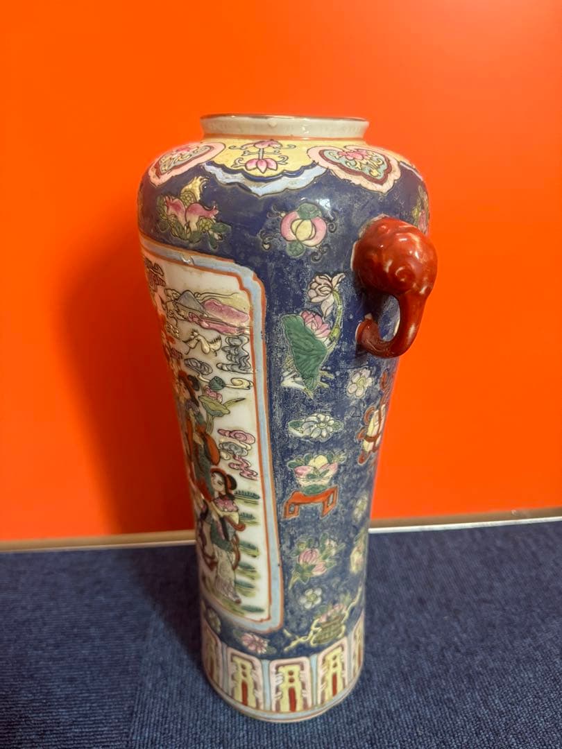 1749中国武神の図が描かれた双耳付きの人物花瓶 大清同治年製銘　時代物