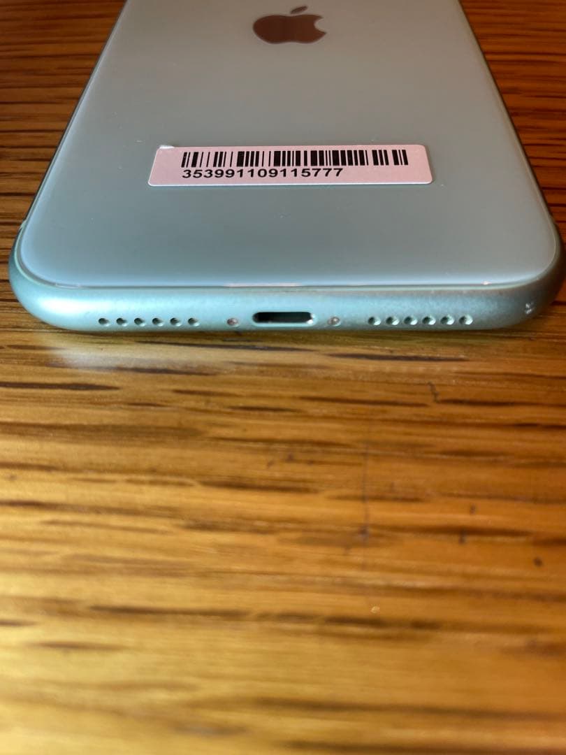 iPhone11本体　水色