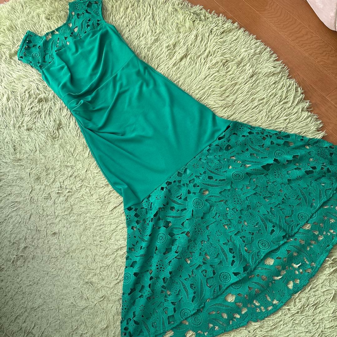 Lipsy グリーン フレアミディワンピース